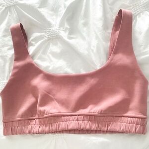 Like New LULULEMON softstreme sports bra  size 6 brier rose